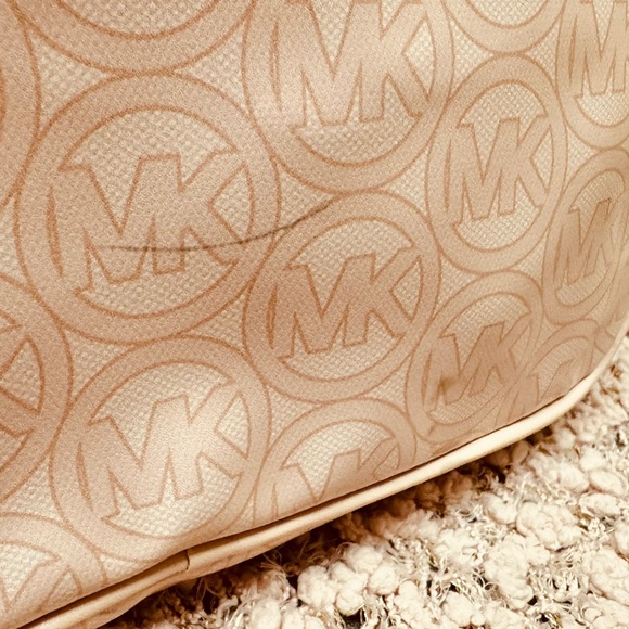 Michael Kors Baby Pink Handbag - Picture 6 of 14